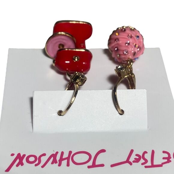 BETSEY JOHNSON Stand Mixer Cupcake Drop Earrings Gold Tone Pink Red Enameled NEW - Picture 4 of 6